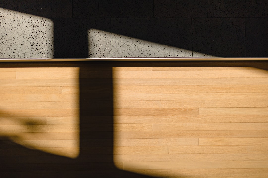 Najlepsze preparaty do pielęgnacji drewnianych blatów - Przewodnik po produktach i metodach